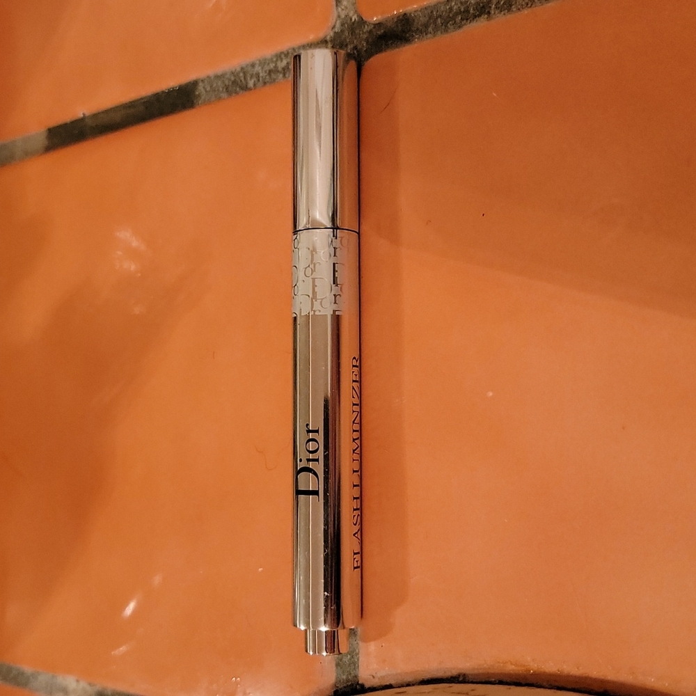 YSL Touch Eclat Y100